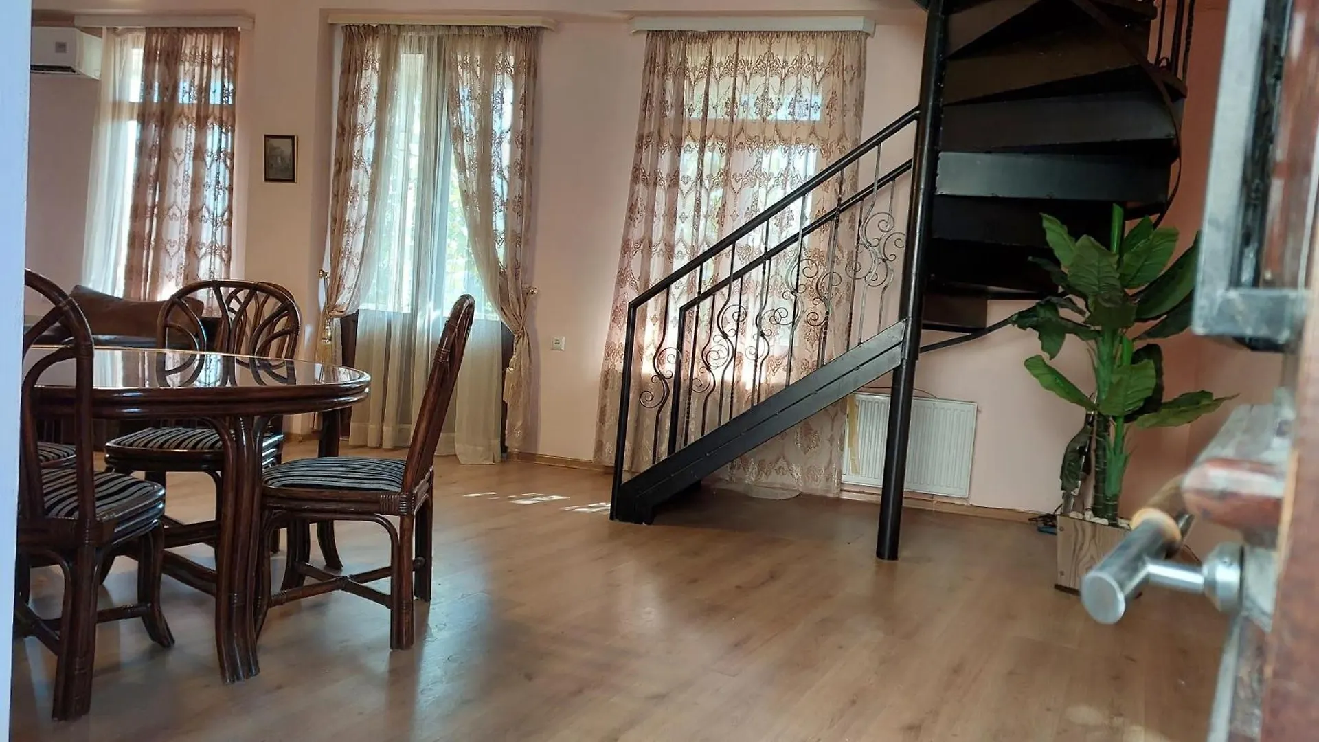 Anano Apartment On Botanikuri Tbilisi